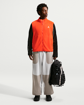 Nike ACG 'Wolf Tree' Full-Zip Vest. Nike SE